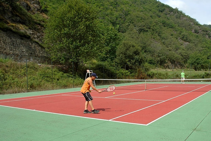 tennis-spelen-camping-pittoresque